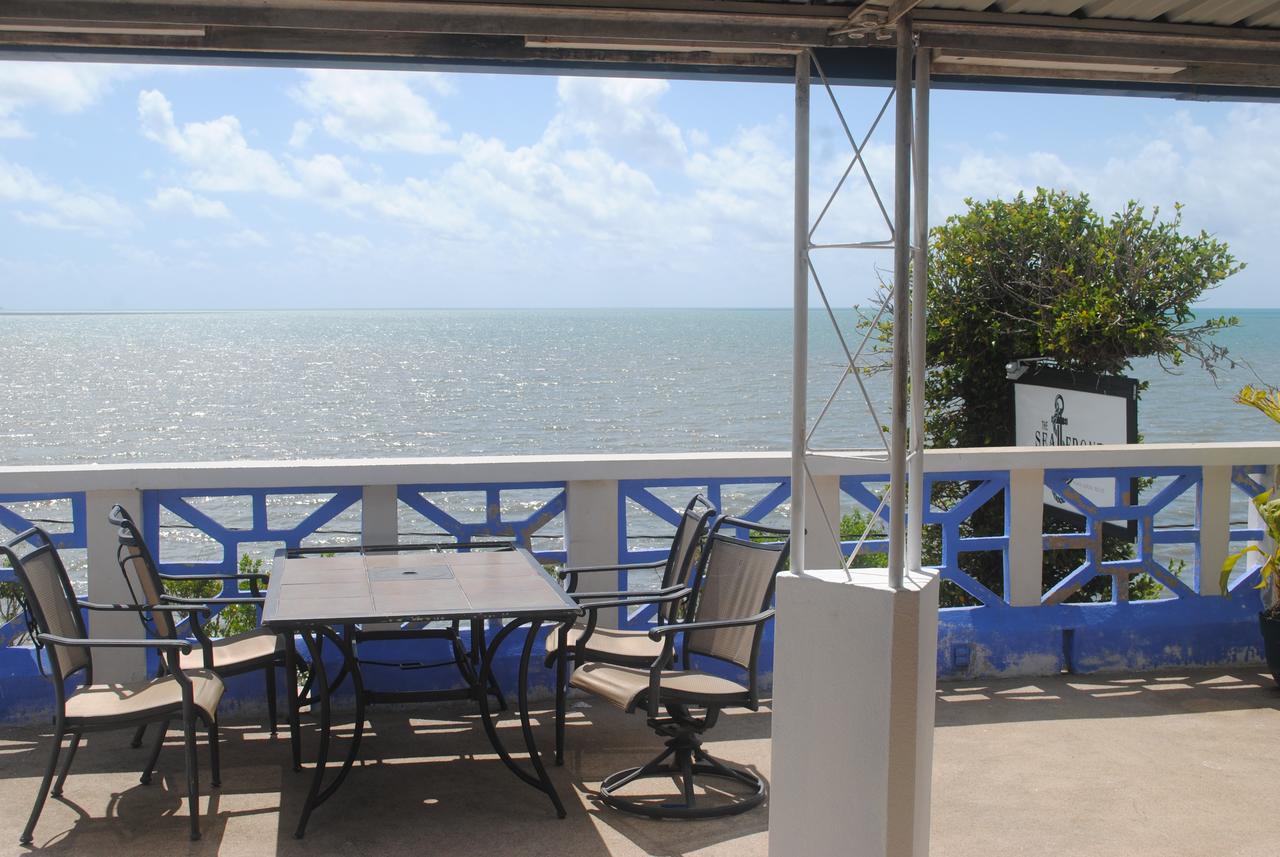 The Sea Front Inn 푼타 고르다 외부 사진