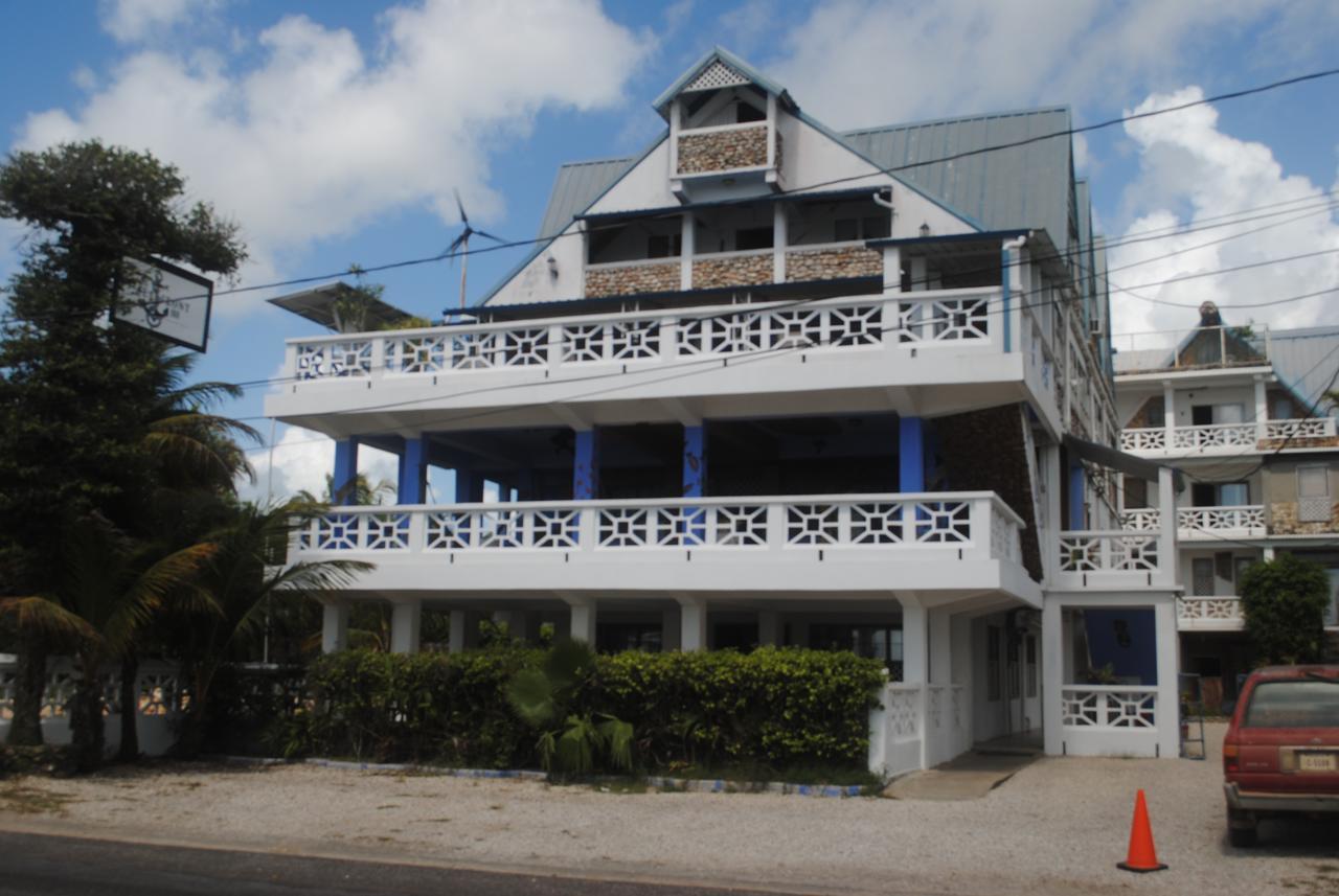 The Sea Front Inn 푼타 고르다 외부 사진