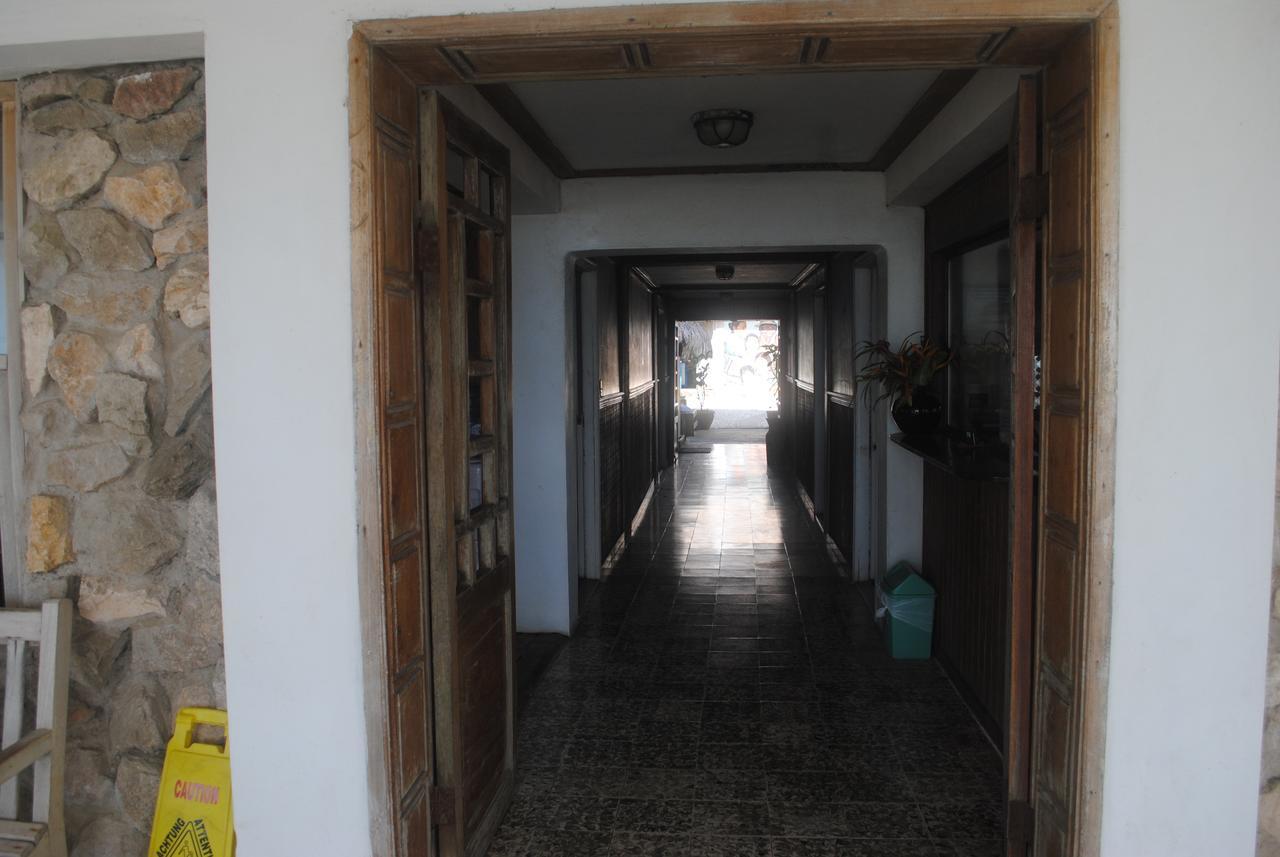 The Sea Front Inn 푼타 고르다 외부 사진