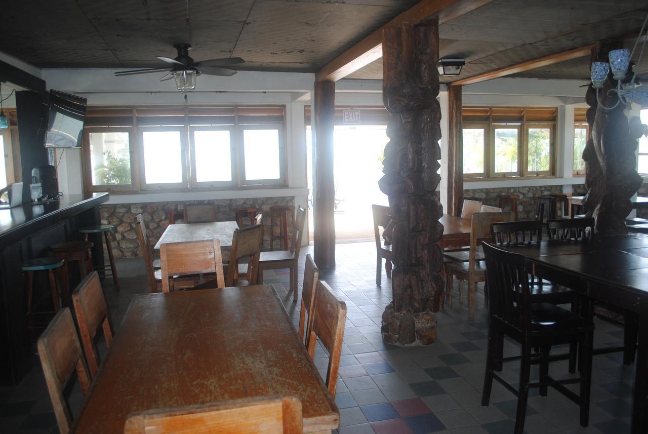 The Sea Front Inn 푼타 고르다 외부 사진
