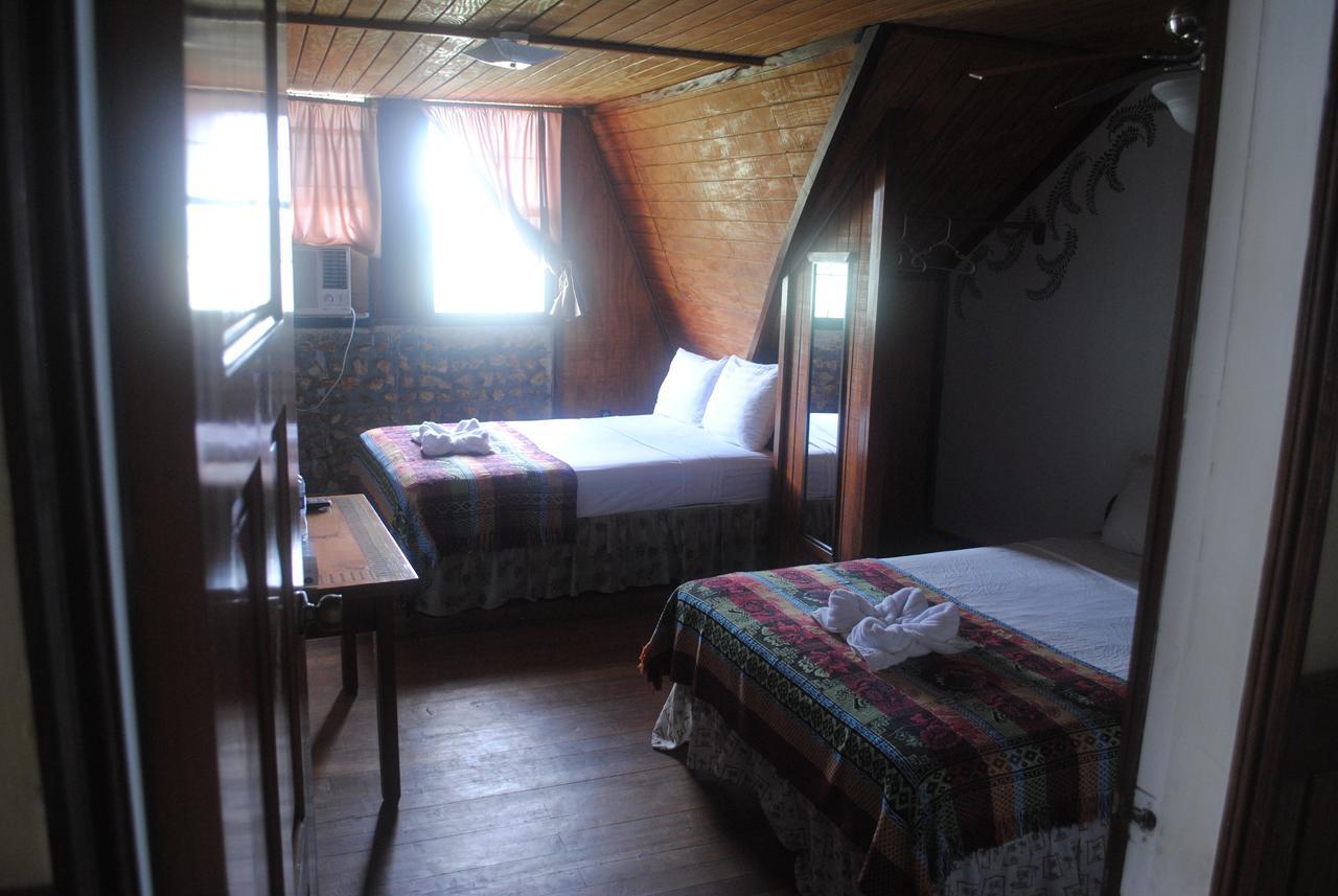 The Sea Front Inn 푼타 고르다 외부 사진