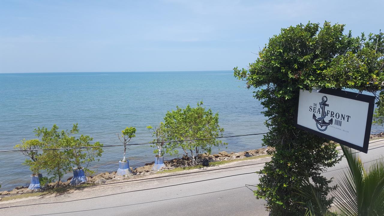 The Sea Front Inn 푼타 고르다 외부 사진