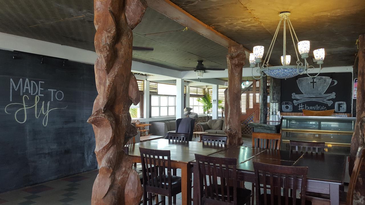 The Sea Front Inn 푼타 고르다 외부 사진