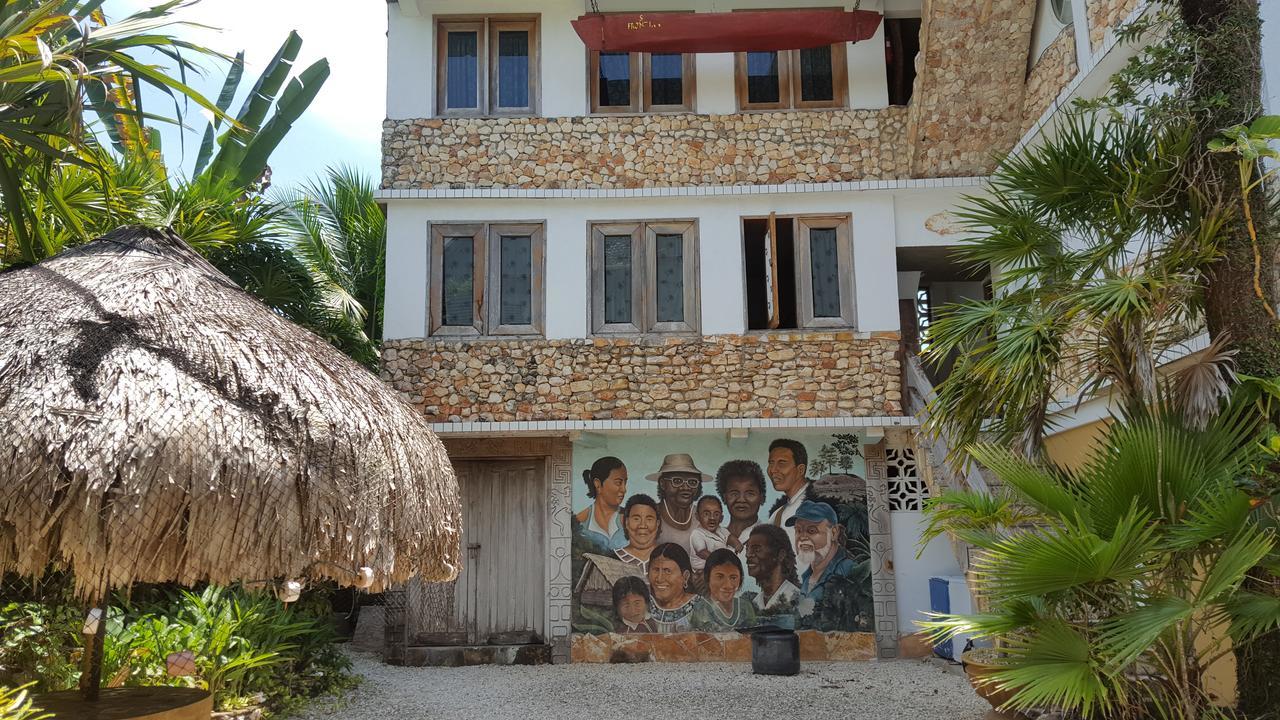 The Sea Front Inn 푼타 고르다 외부 사진