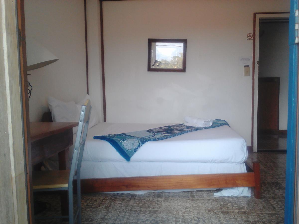 The Sea Front Inn 푼타 고르다 외부 사진